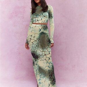 Missguided Snake Print Skirt Set in Cream and Black